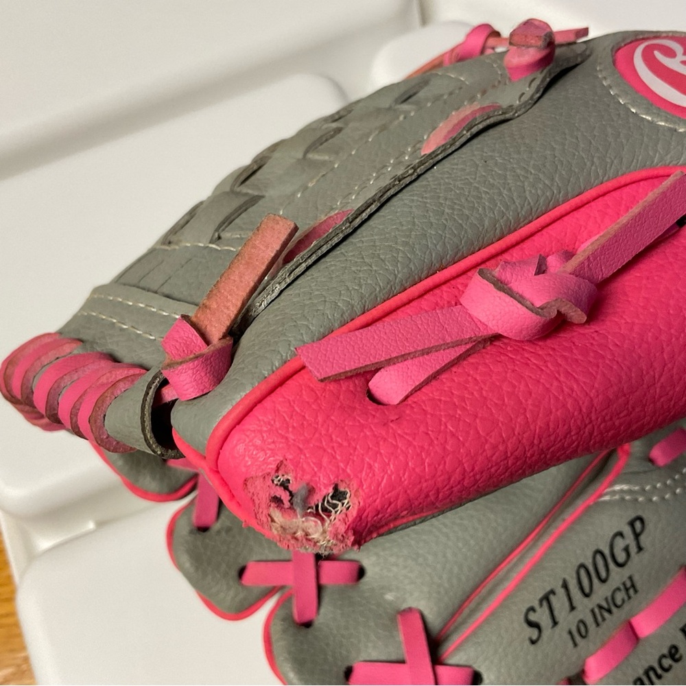 Rawlings Girl’s Storm 10 inch glove - left hand thrower - as is - little tear - Picture 5 of 9